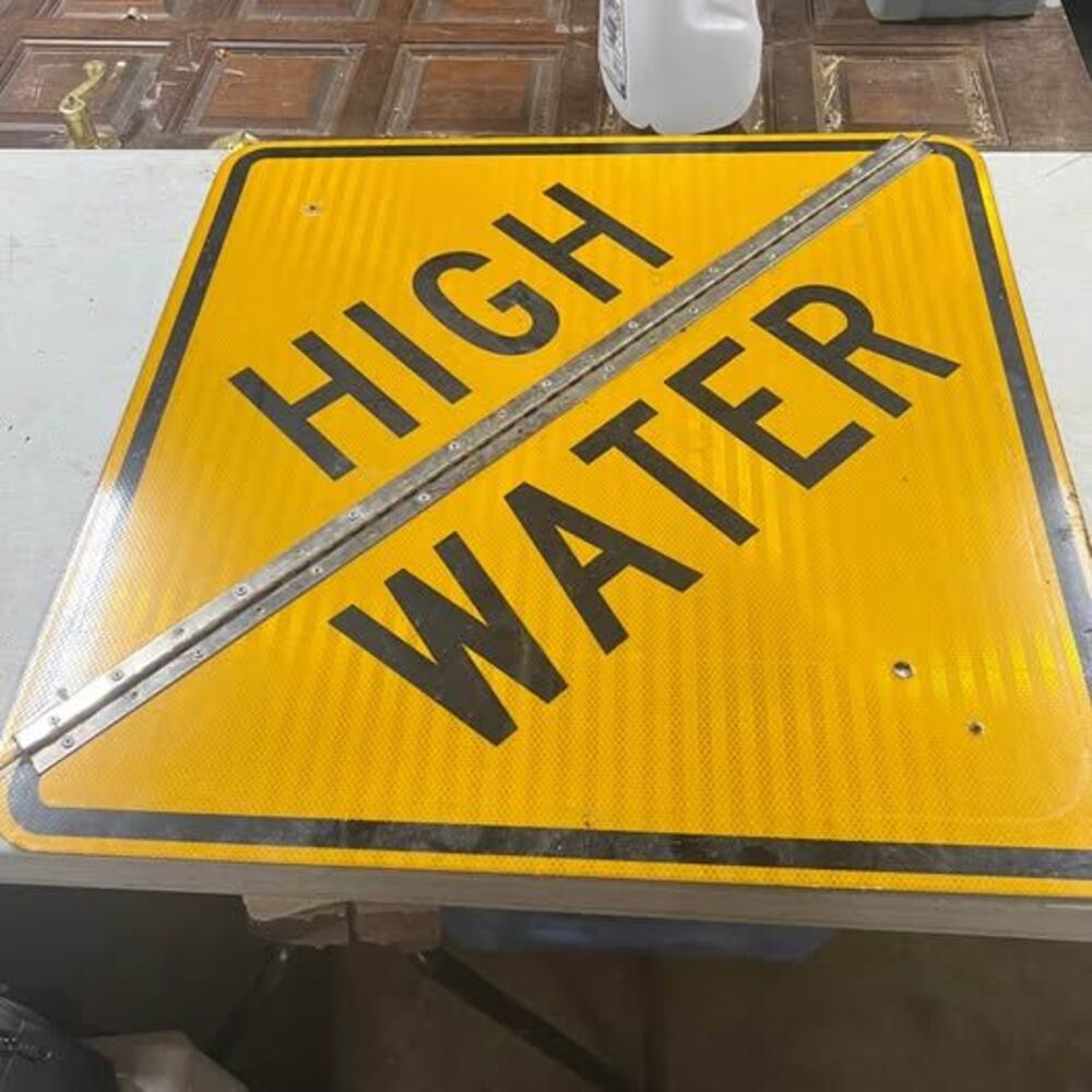 High water- foldable heavy duty sign